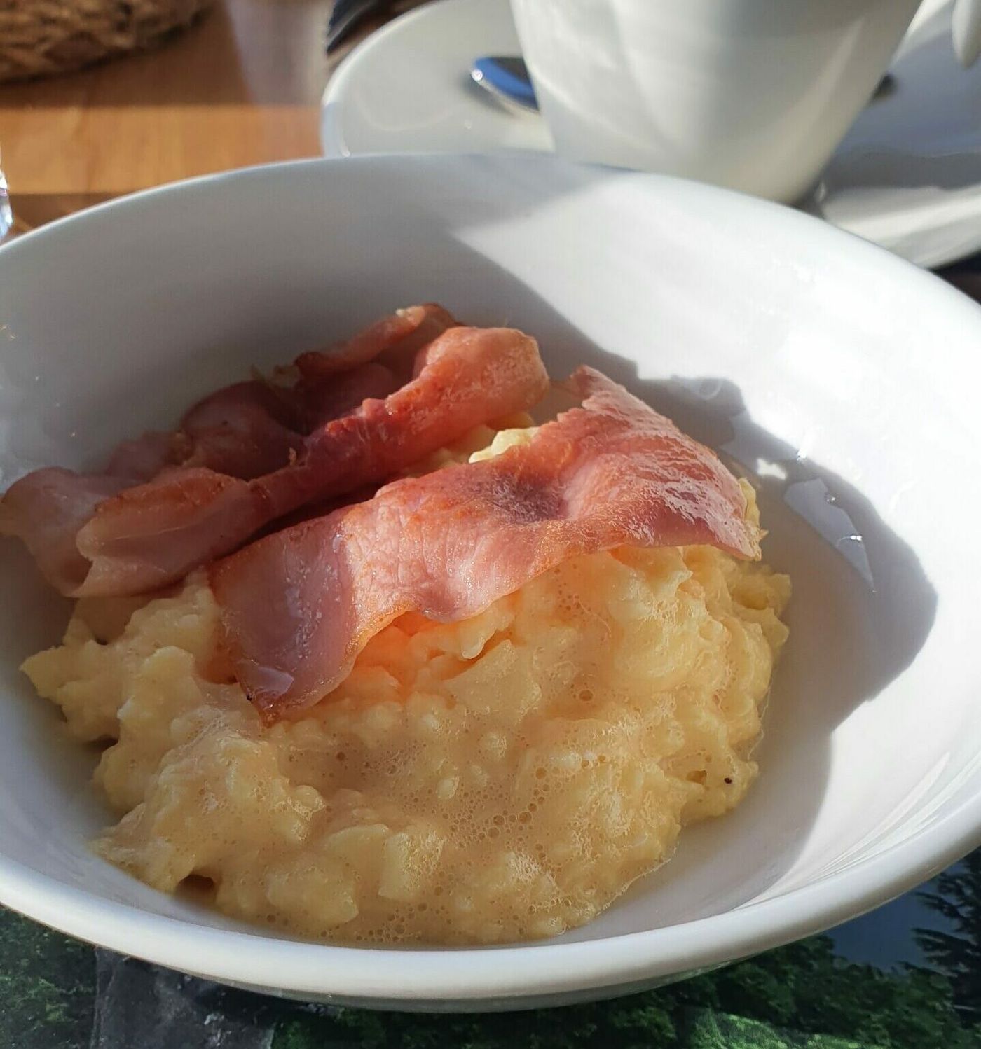 Petit-déjeuner - buffet au Domaine de la Corniche