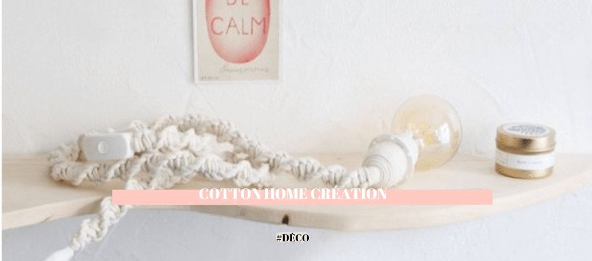 Suspension luminaire en macramé Cotton Home Création sur une étagère
